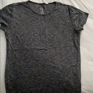 grey top